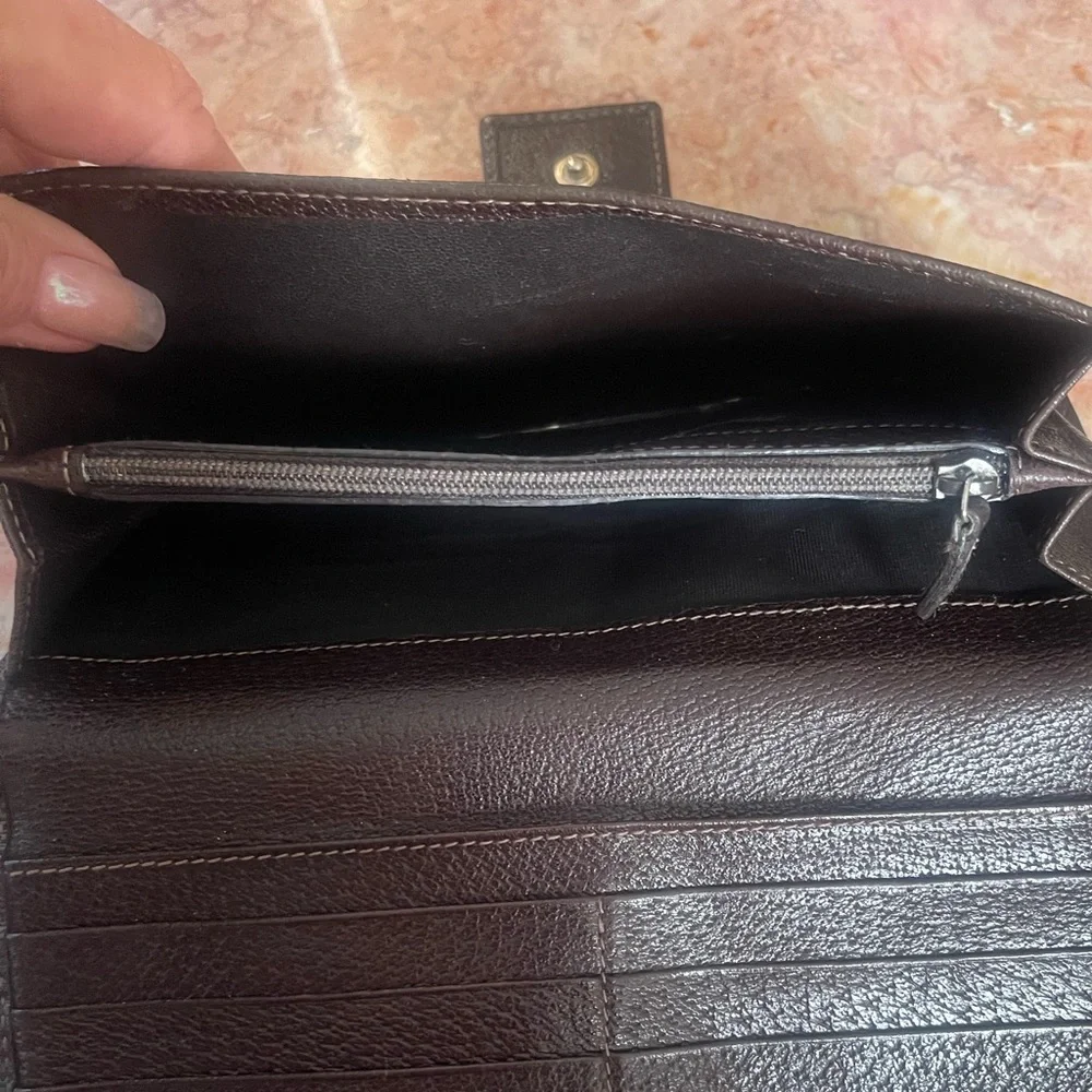 GUCCI D RING LARGE WALLET - Picture 6 of 6